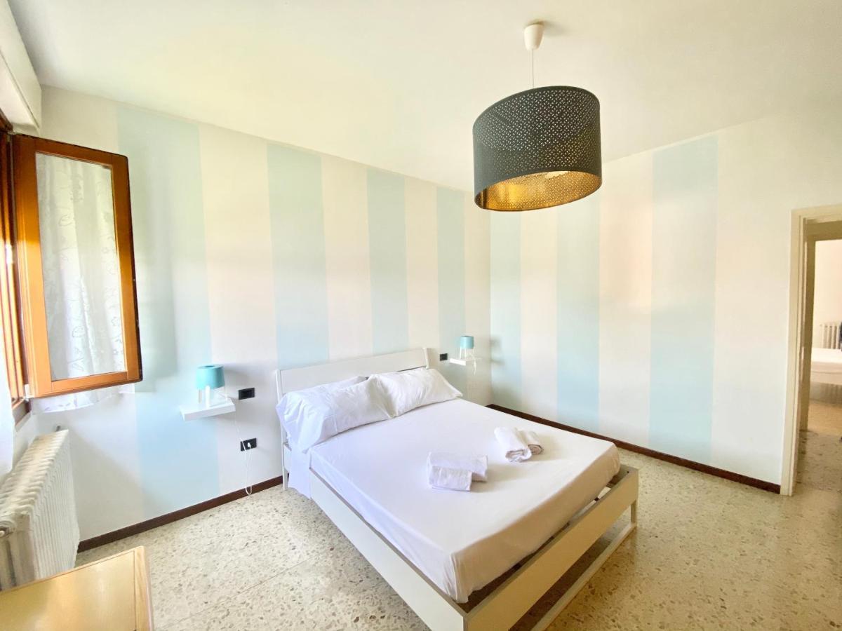 Isa Sirmione Apartments Bagian luar foto