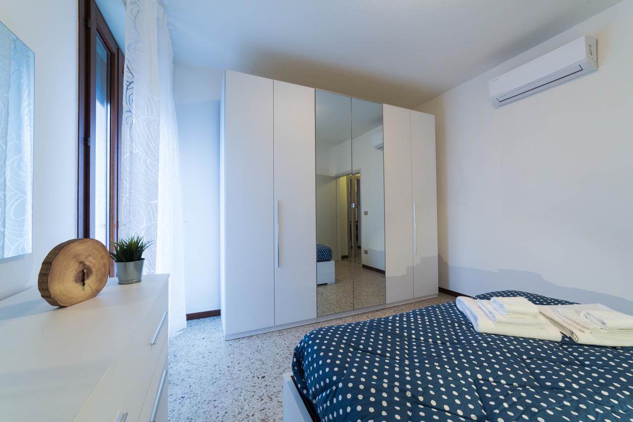 Isa Sirmione Apartments Bagian luar foto