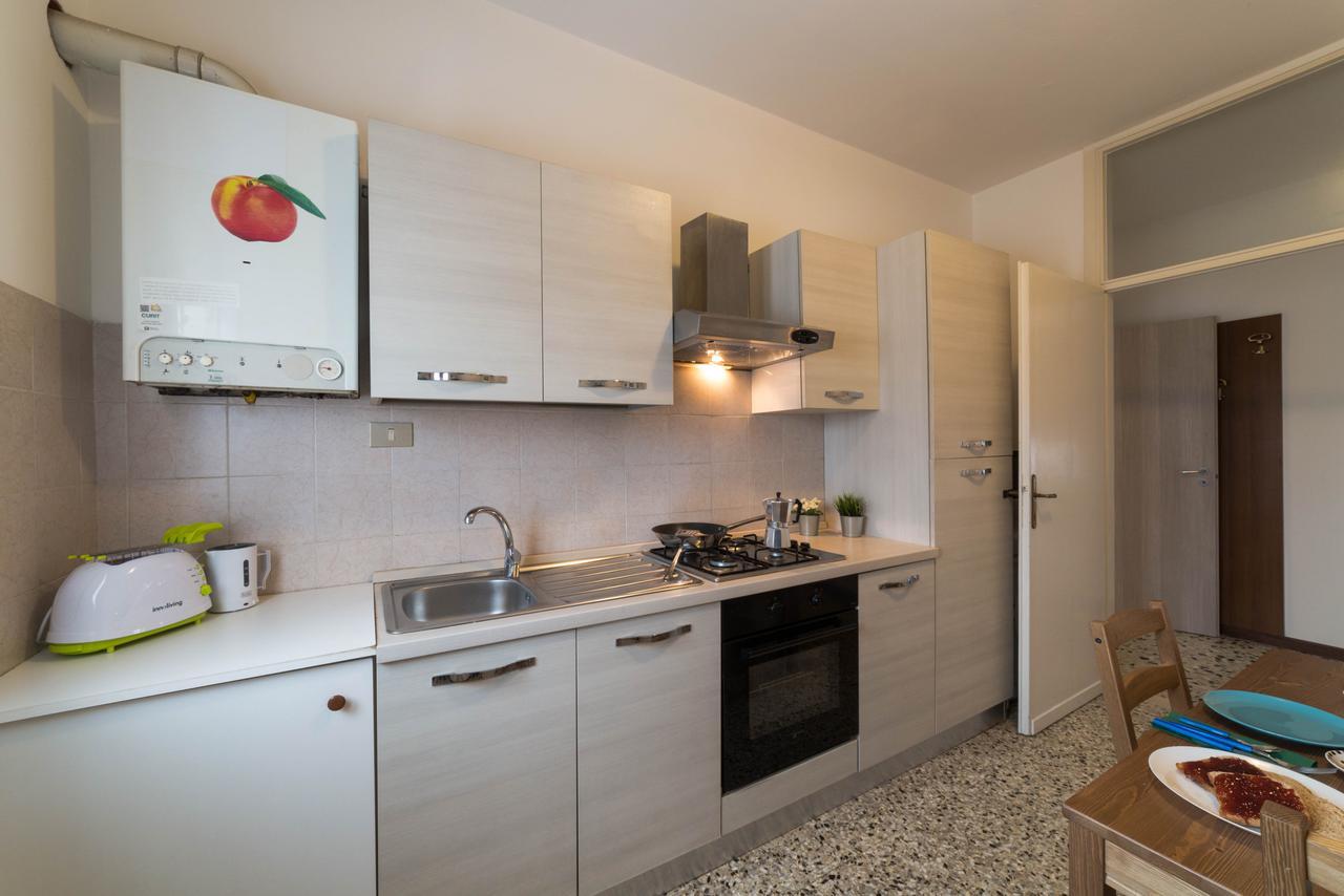 Isa Sirmione Apartments Bagian luar foto