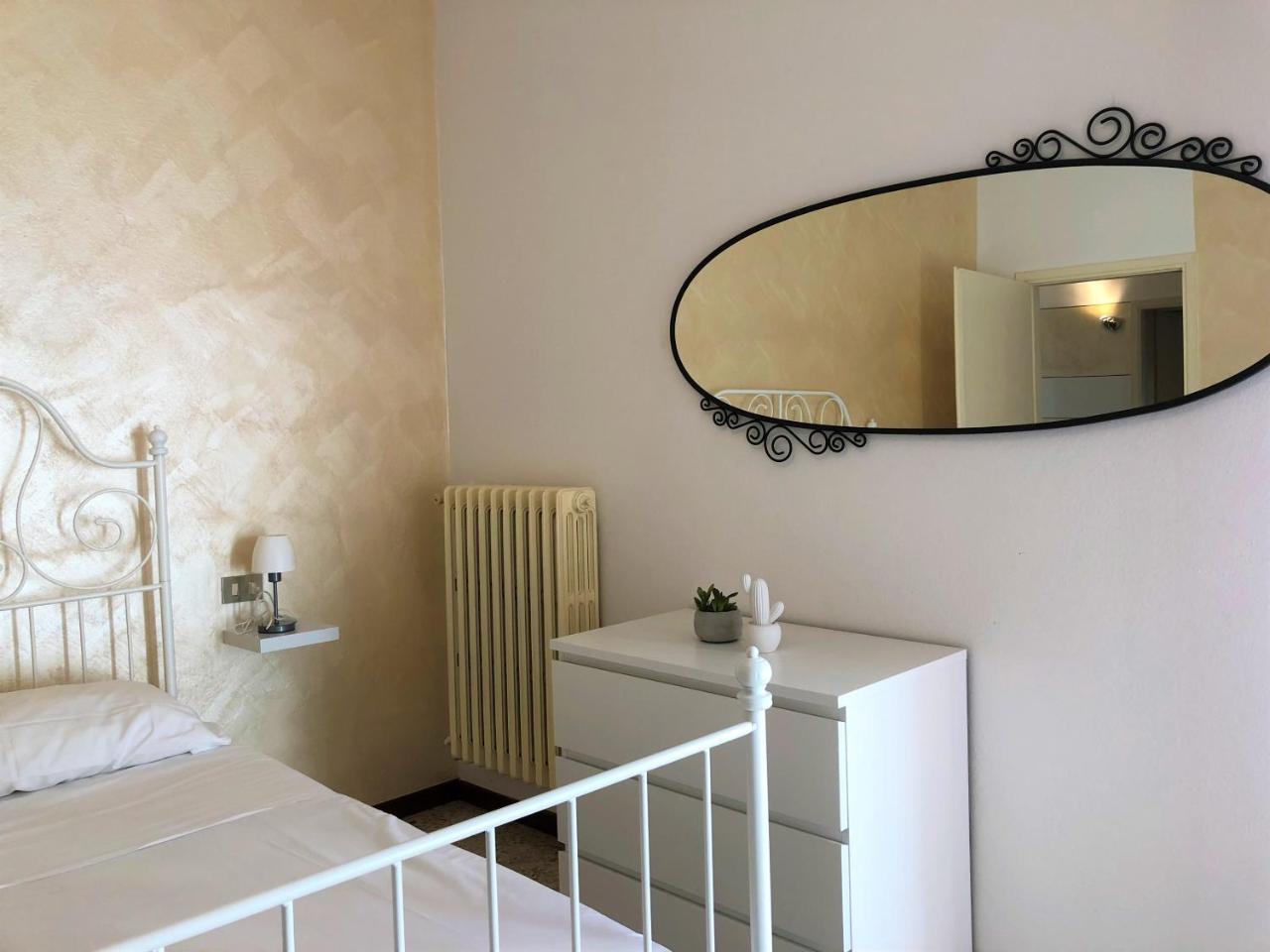 Isa Sirmione Apartments Bagian luar foto