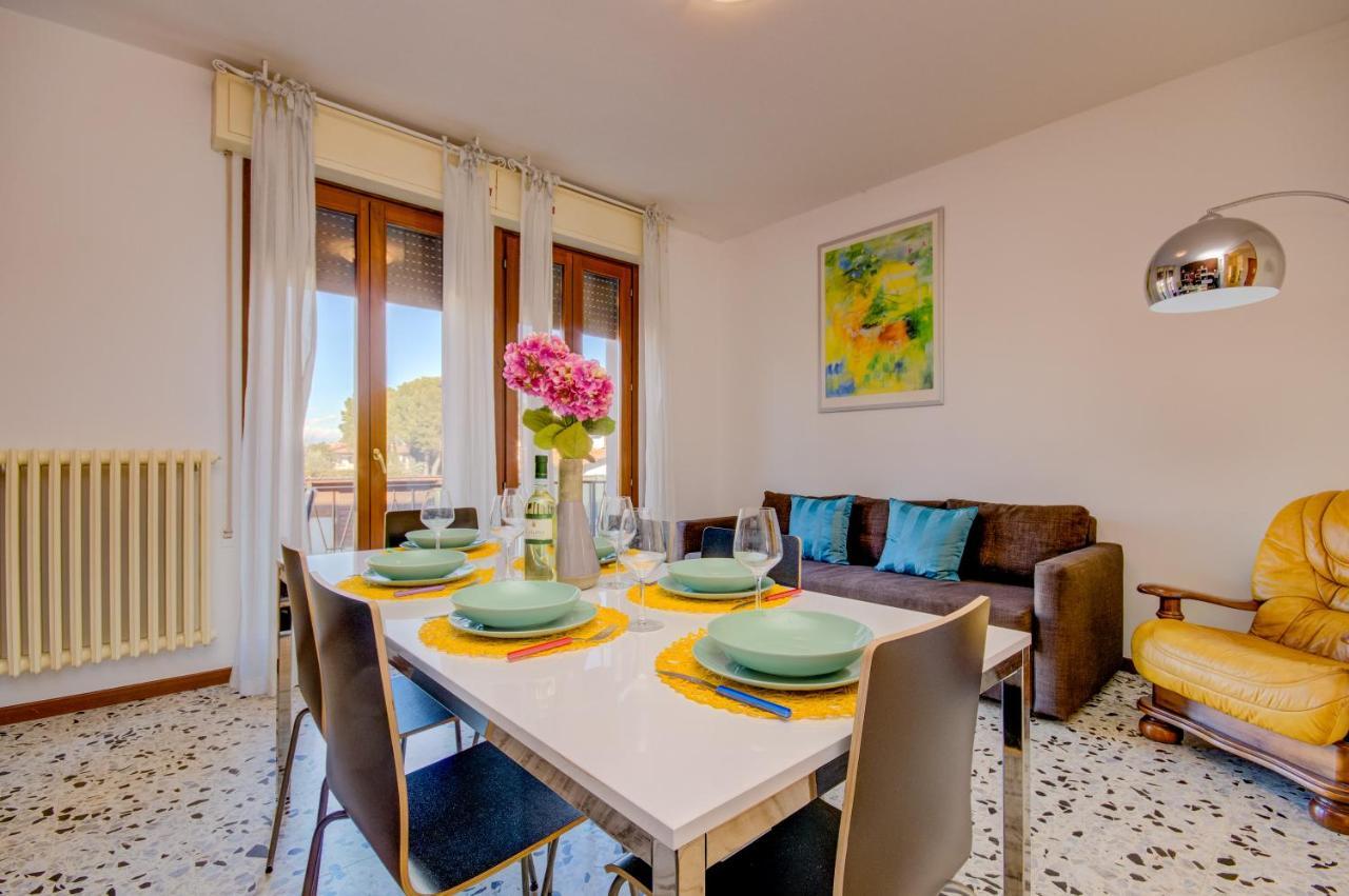 Isa Sirmione Apartments Bagian luar foto