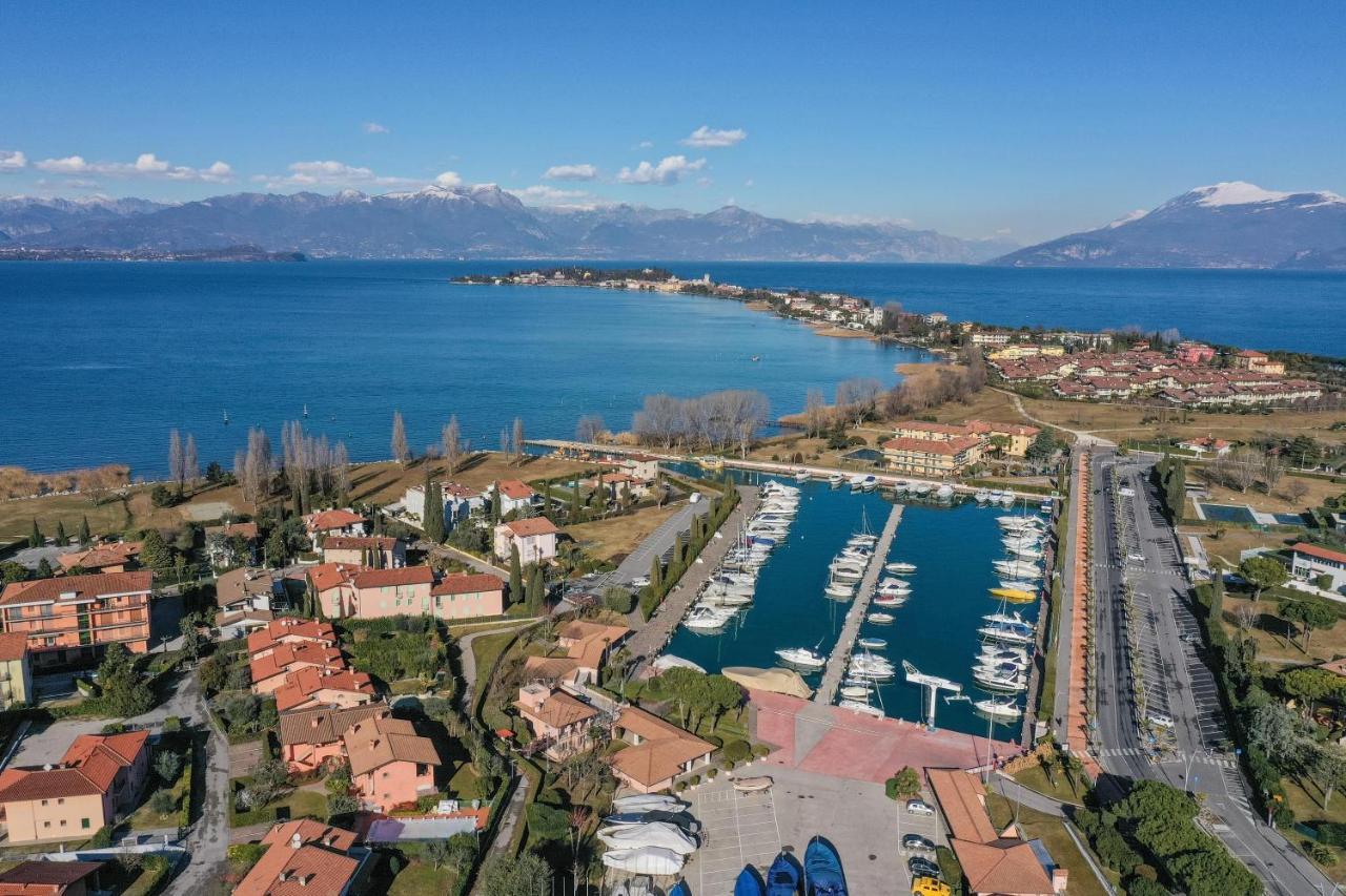 Isa Sirmione Apartments Bagian luar foto